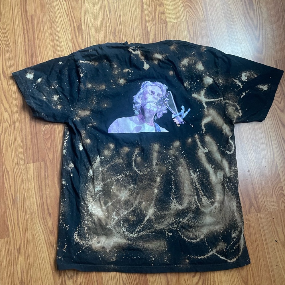 Unique Graphic Tee with Artistic Design